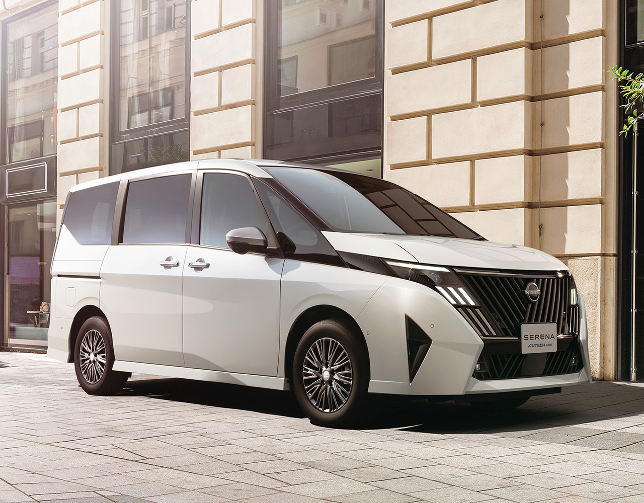 セレナ AUTECH LINE