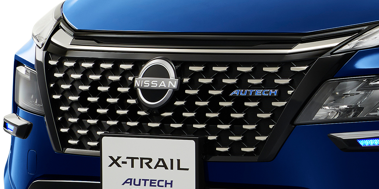 青いエクストレイル オーテック 専用フロントグリルの拡大画像