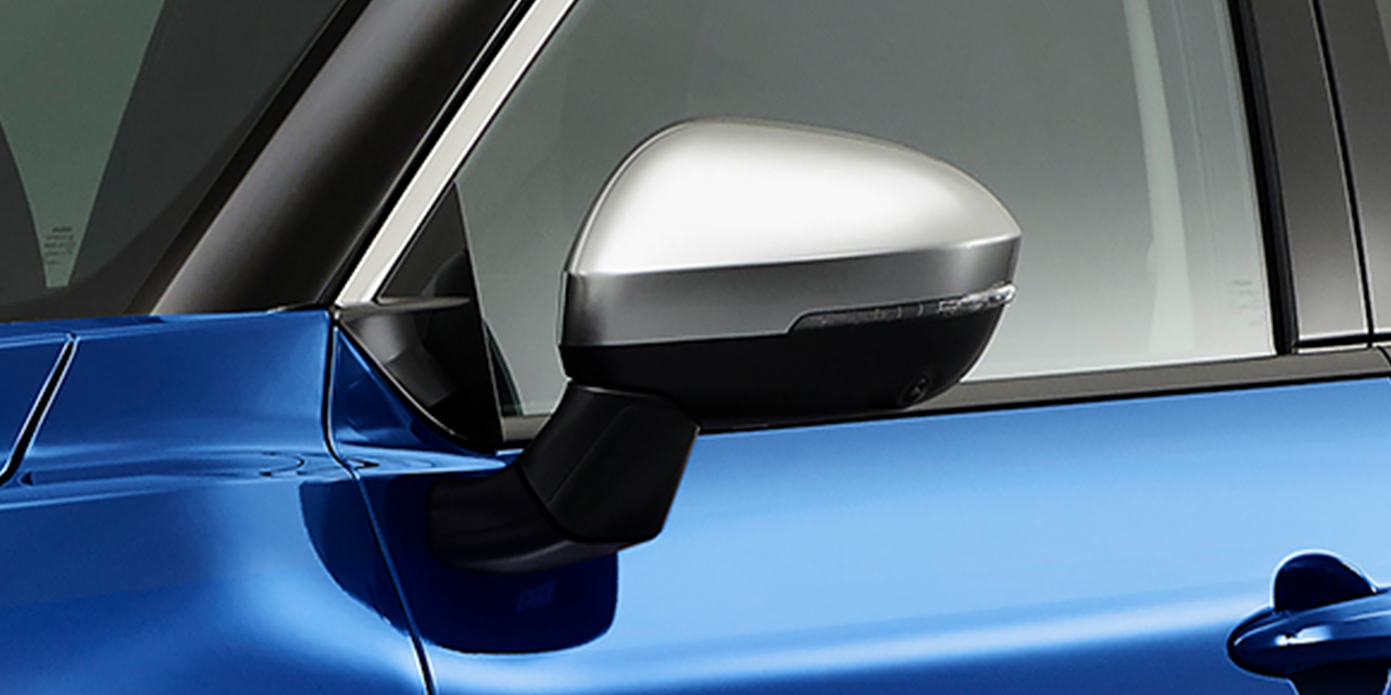 サイドターンランプ付き電動格納式リモコンドアミラー (ドアロック連動格納機能付)(メタル調フィニッシュ)の拡大画像