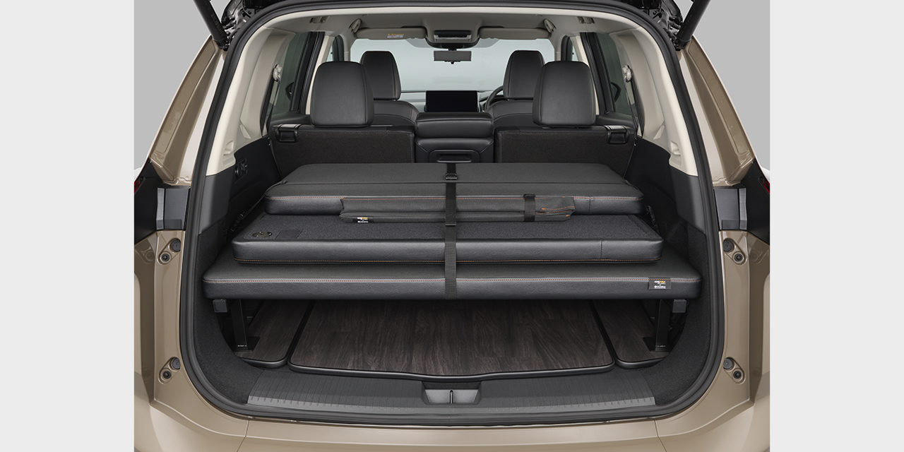 エクストレイル ロッククリーク マルチベッド ベッド収納時の画像