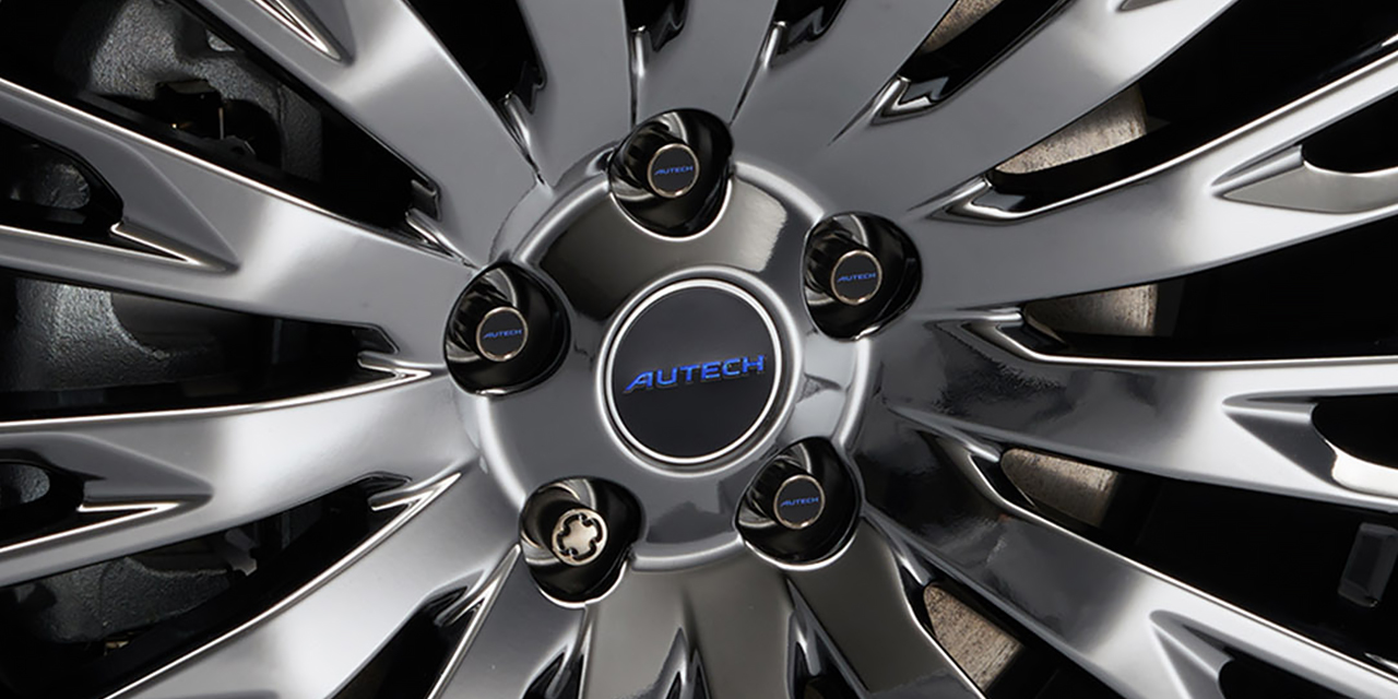 センターキャップエンブレム (ハイボスカル製､「AUTECH」ロゴ入り、4枚セット)
